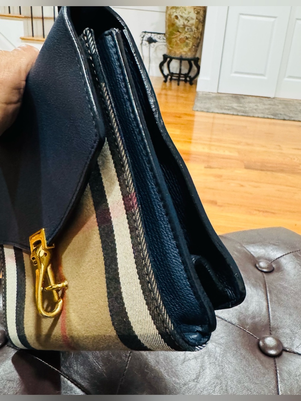 Burberry House Check Canvas Blue Leather Macken
Crossbody Bag - Picture 5 of 13